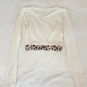 Fabletics Crop Long Sleeve Cream/Cheetah